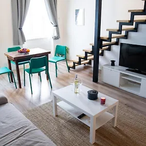 a38-studio-apartment-next-to-famous-party-house.inbudapesthotels.com/